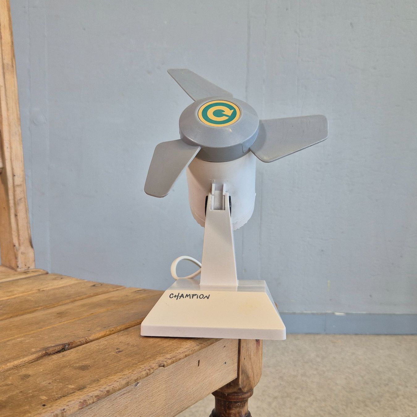 Ventilateurs: 70s Tischventilator Champion Novalco AG Ventilator – D'occasion à Nottwil par Wondewa-Shop 1