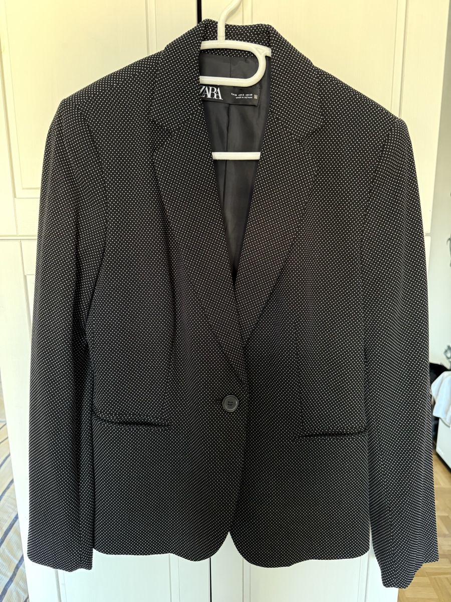 Zara Giacche: Zara Black Jacket with small white dots T-38 – Usato da Epalinges venduto da Lily2006