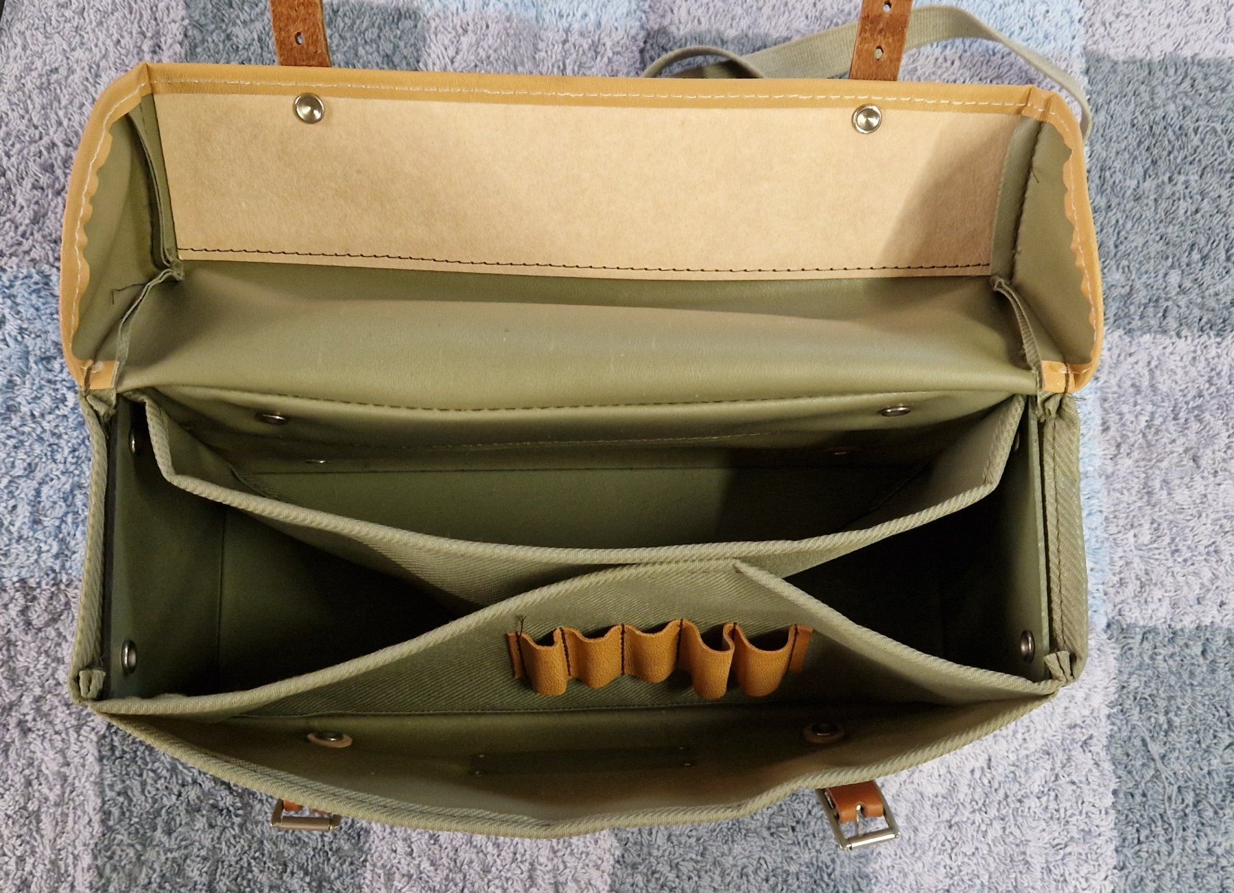 Schweizer Armee Taschen: SAMARITER TASCHE – Gebraucht aus Bilten von Mic2022 4
