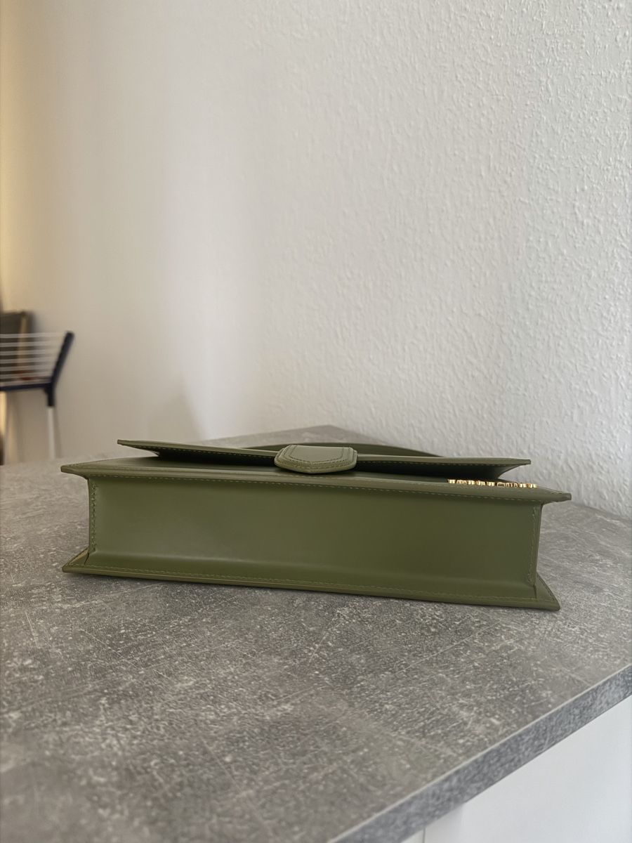 Jacquemus Borse da donna: Jacquemus, olivgrün, neuwertig! – Nuovo (secondo la descrizione) da Steinhausen venduto da F.N2000 2