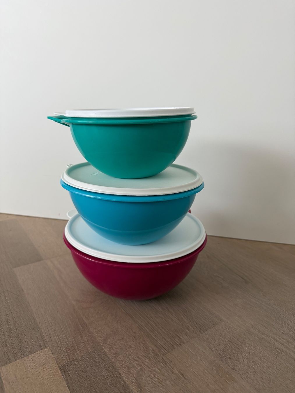 Tupperware Contenitori & Simili: Lot de 9 Tupperware, idéal pour pic-nic – Usato da Hauterive NE venduto da mwueth 1