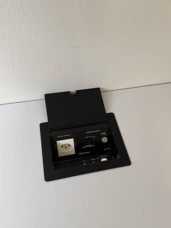 Tables: USM Haller Tisch – D'occasion à Glattbrugg par q-aderdesign 2