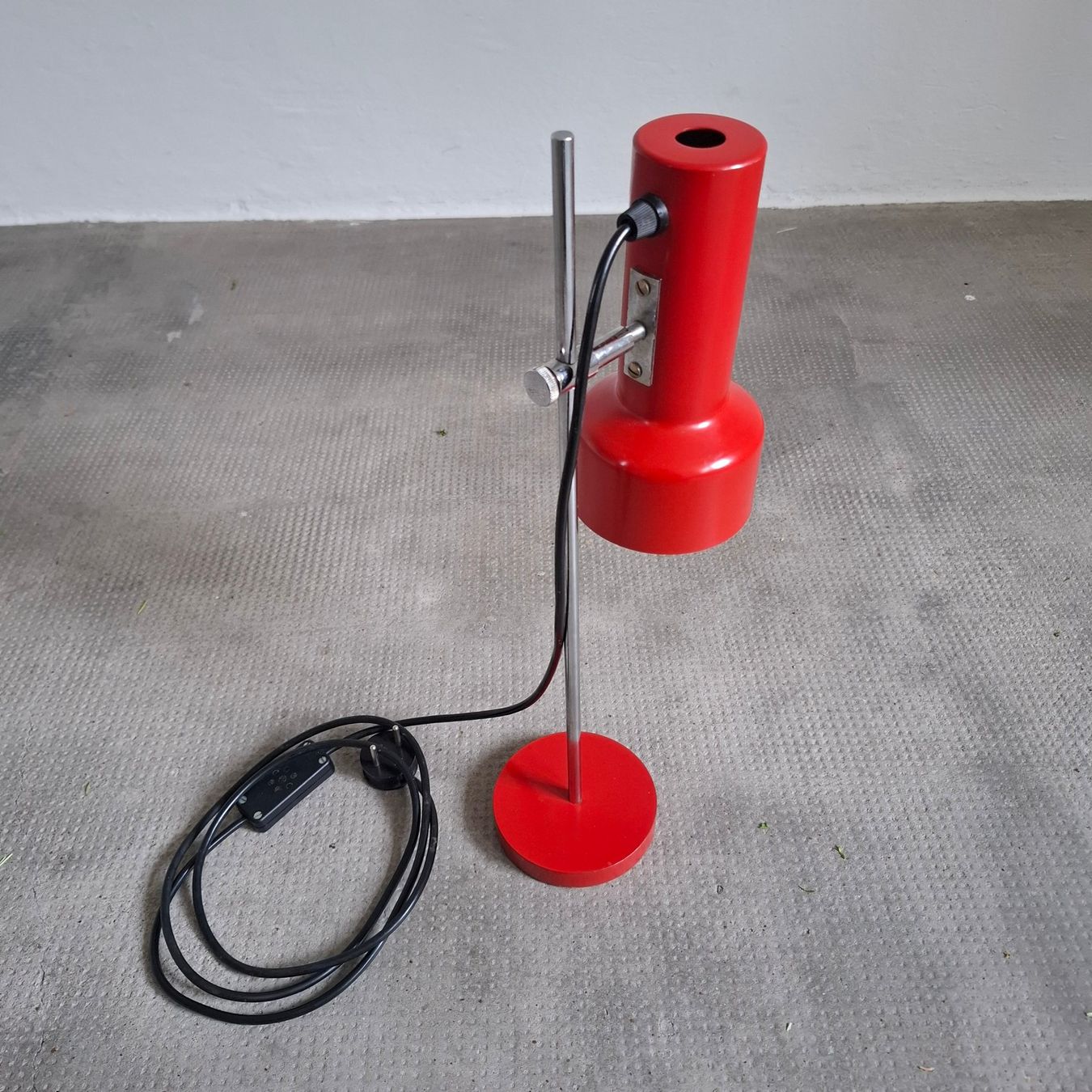 Lampade: Lampe de bureau Spot rouge retro 1970 – Usato da Neuchâtel venduto da Rochawood 2