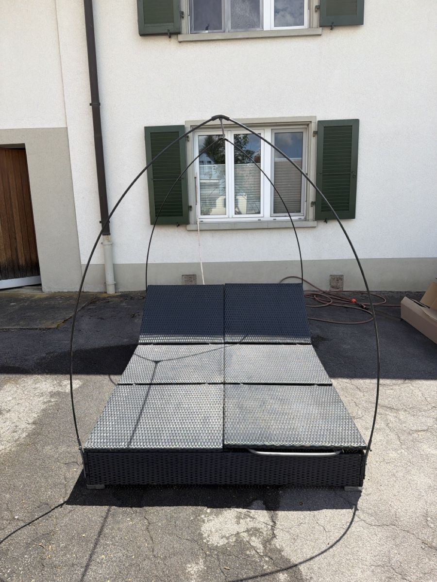 Chaises longues: Rattan Gartenbett/ liege  140x200 – D'occasion à Wahlen b. Laufen par Salome7