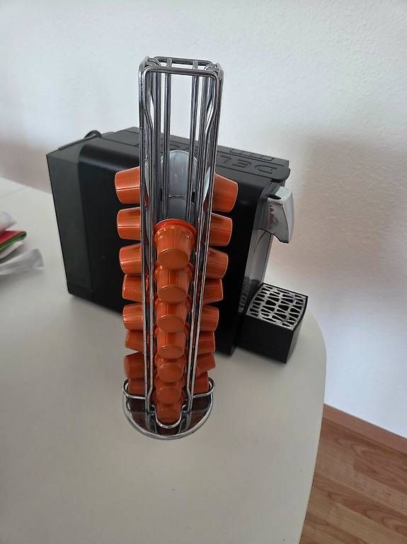 Delizio Macchine per caffè & Macchine per espresso: Delizio Kapselkaffeemaschine mit Kapselständer + Kapseln – Usato da Wängi venduto da Bibo4. 3