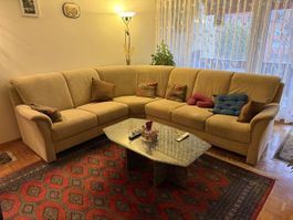 Grosses, gemütliches Ecksofa in Senfgelb –