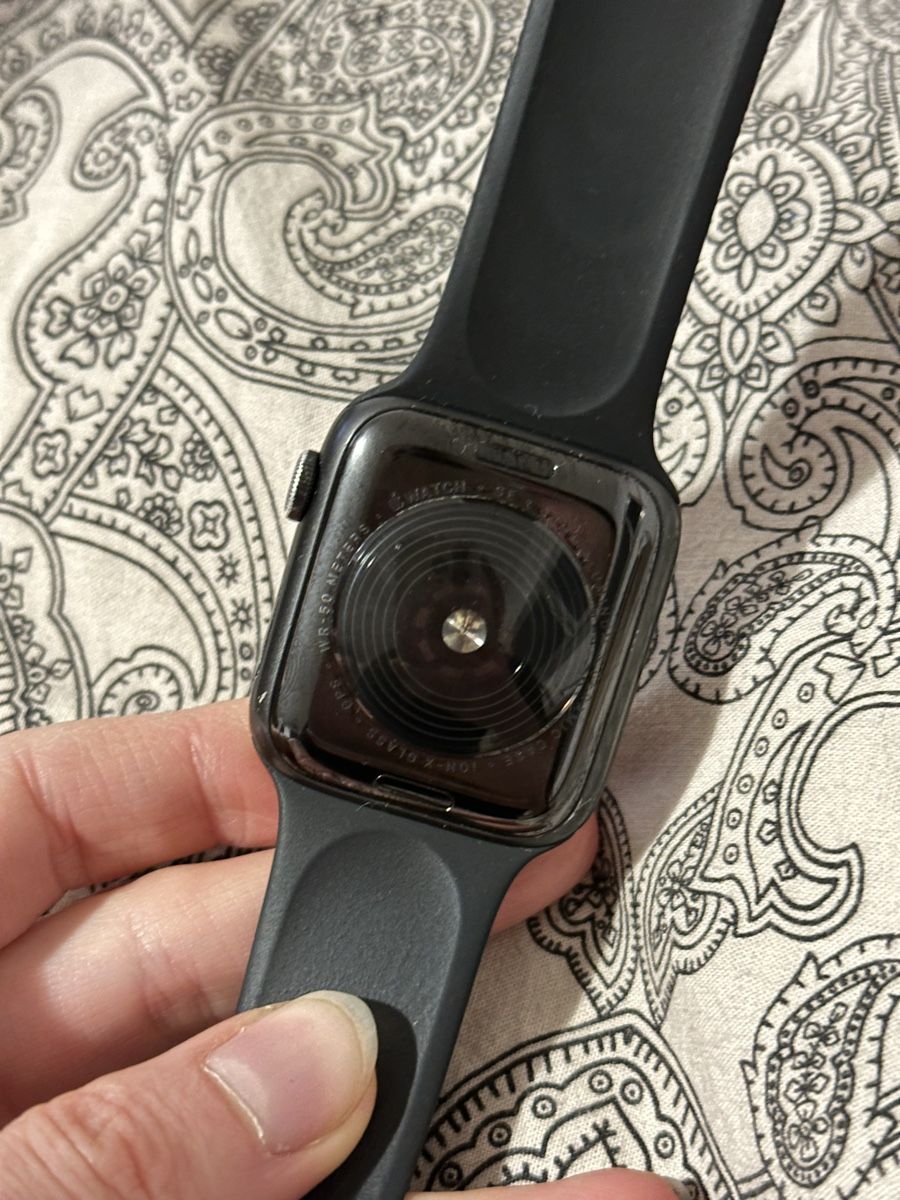Apple Smartwatch: Apple watch SE 44mm – Usato da Gordola venduto da EleSecondHand-TCG 8