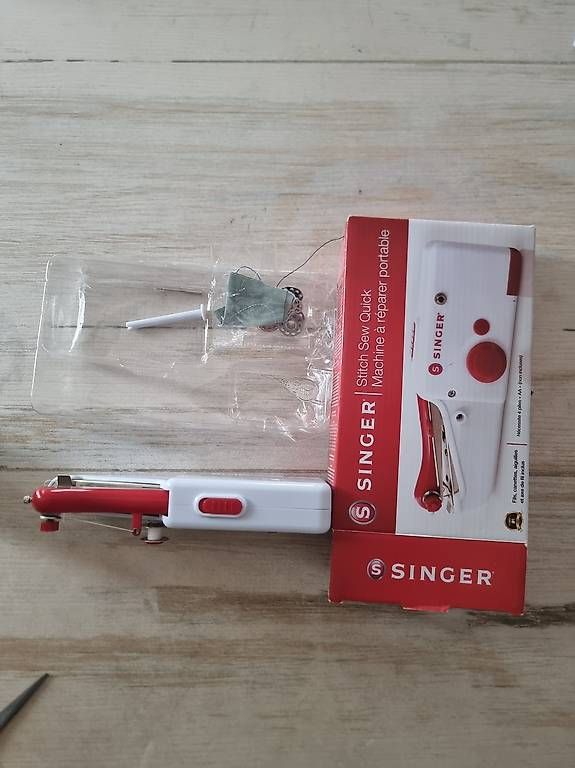 Macchine da cucire: Machine à coudre portable Singer Stitch Sew Quick – Usato da St-Prex venduto da and_rsh9 1