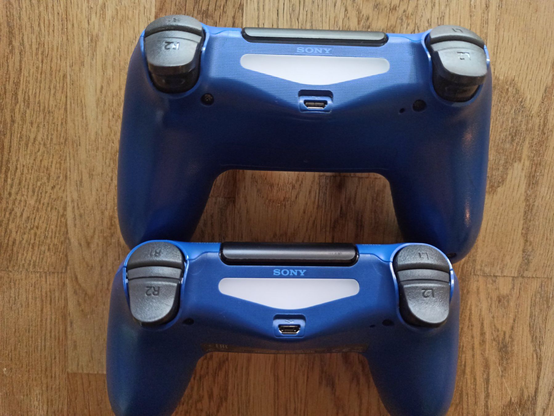 Manettes: 2 x Original Controller Sony PS4 Wireless DualShock 4 V2 – D'occasion à Oberweningen par mar_87mx 6