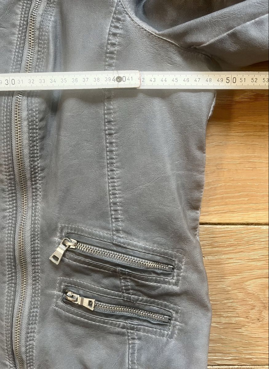 C&A Giacche: Schöne graue Jacke im Lederlook, Gr. 42 – Usato da Weiach venduto da Meine-kleine-Welt 8