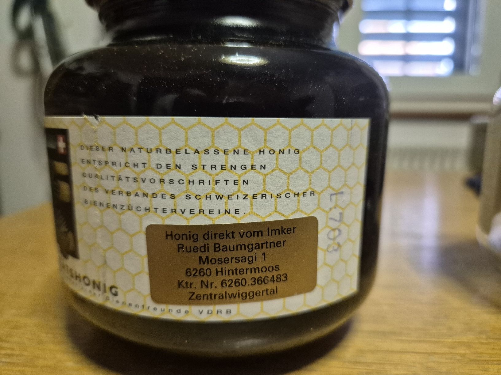 Cibi & Specialità: 1kg Schweizer Bienenhonig – Nuovo (secondo la descrizione) da Rüti ZH venduto da ste1980