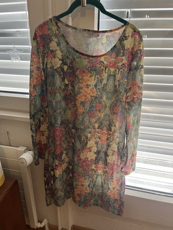 Schönen Blumigen Kleid neuwertig