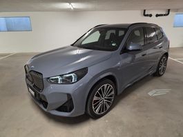 BMW iX1 xDrive 30 M-Sport Paket