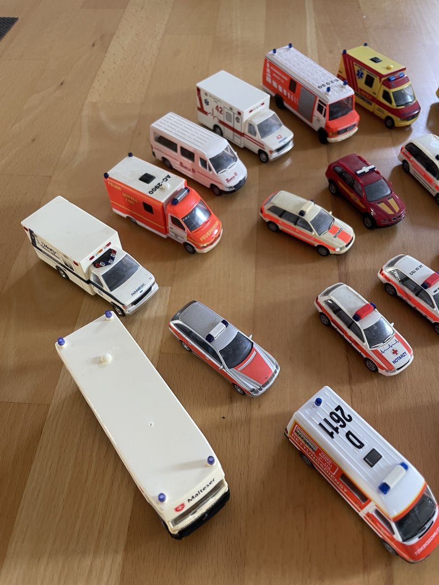 Modellini d'auto: Modellautos Rettung 29 Stck – Usato da Tägerig venduto da Maike4180 2