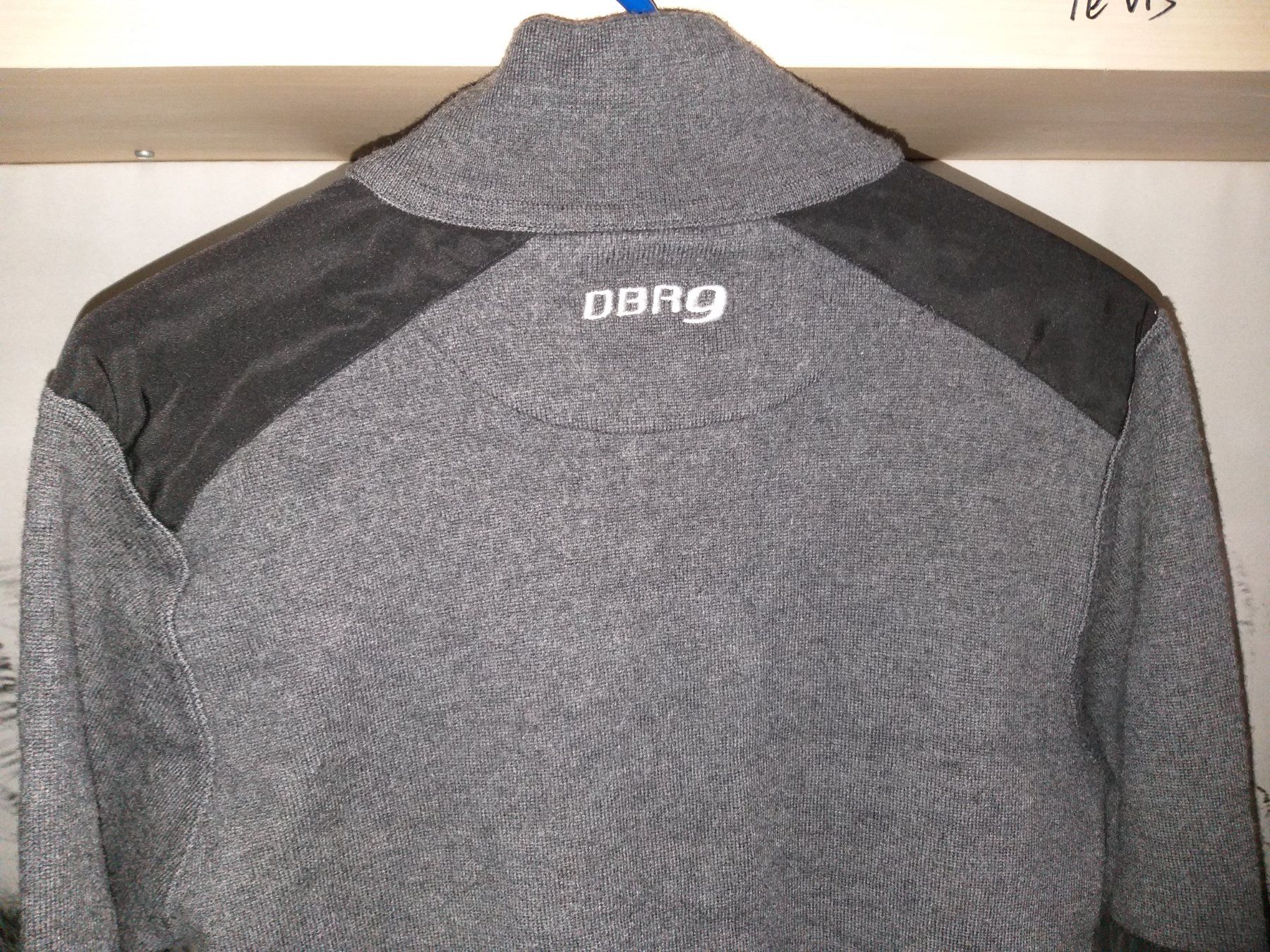 Pulls et sweat-shirts: ASTON MARTIN by HAKETT  Pullover Taille / Grosse M ( 8-10 ) – D'occasion à Cossonay-ville par Super-Price-Quality 5