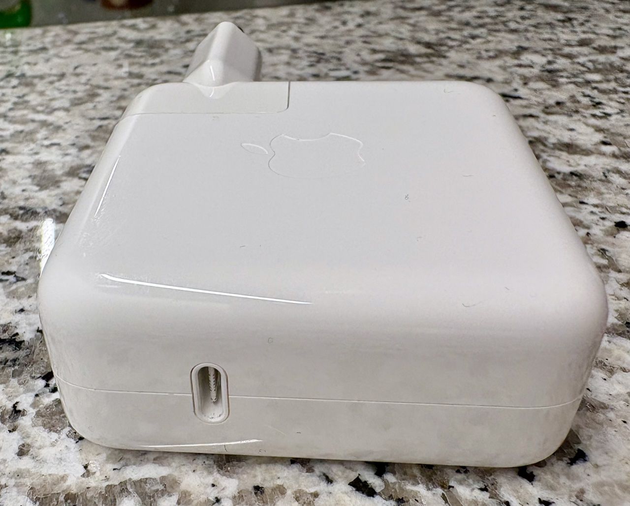 Apple Laufwerke & Adapter: 70W Apple Power Adapter USB-C – Gebraucht aus Zürich von SierraKilo 1