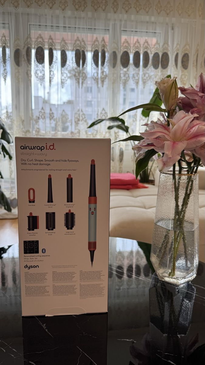 Dyson Piastre & Arricciacapelli: Dyson airwrap straight + wavy – Nuovo e nell'imballaggio originale da Adlikon b.Regensdf venduto da mas_v5jm