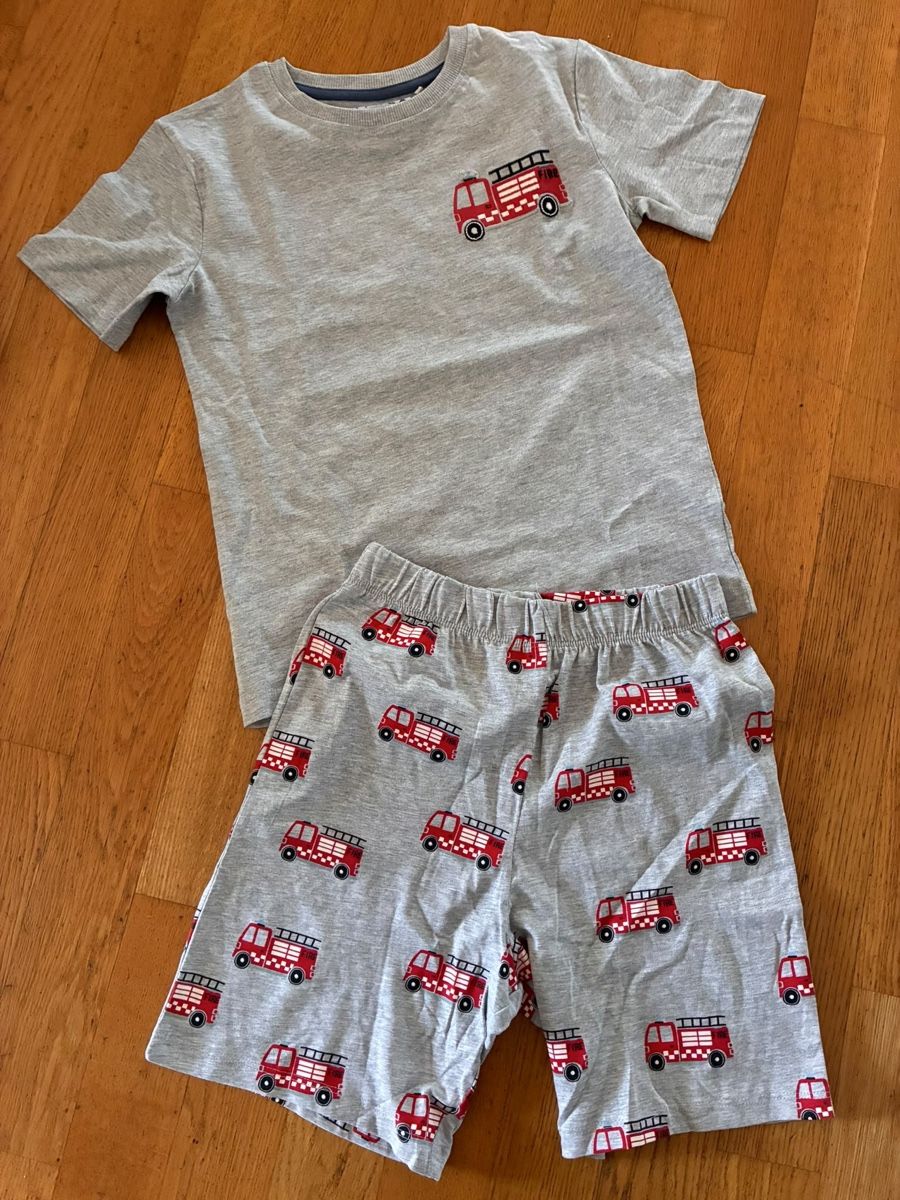 Next Pigiama & Simili: Tolles Pyjama Gr. 122, Neu von Next – Nuovo (secondo la descrizione) da Richterswil venduto da duffi326464