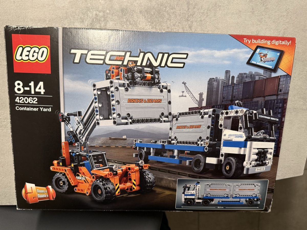 Lego Kit di costruzioni: LEGO Technic 42062: Transport de conteneurs – Nuovo (secondo la descrizione) da Remaufens venduto da Carl_DS 2