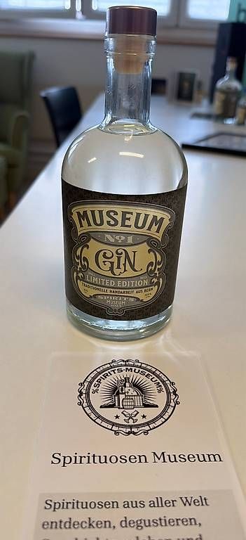 Spiritueux: Museum Gin – D'occasion à Gysenstein par Spirituosen-Museum