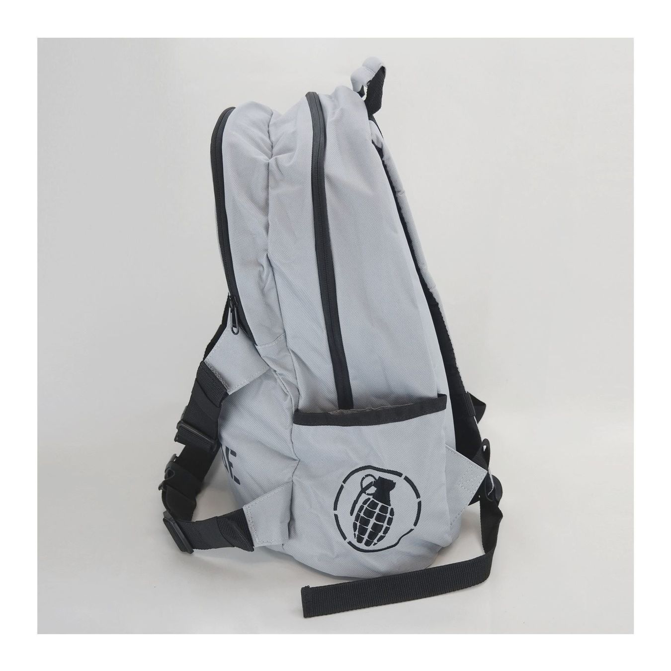 Zaini: Grenade Rucksack für Laptop Board Backpack grau – Nuovo e nell'imballaggio originale da Wohlenschwil venduto da EddieS-Outlet 5