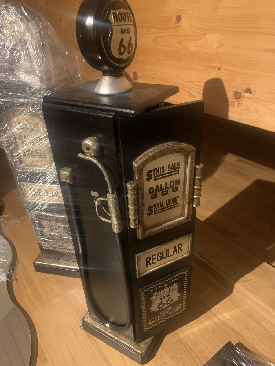 Regale: 2x Route 66 CD Regal, Zapfsäule – Gebraucht aus Uetliburg SG von  2