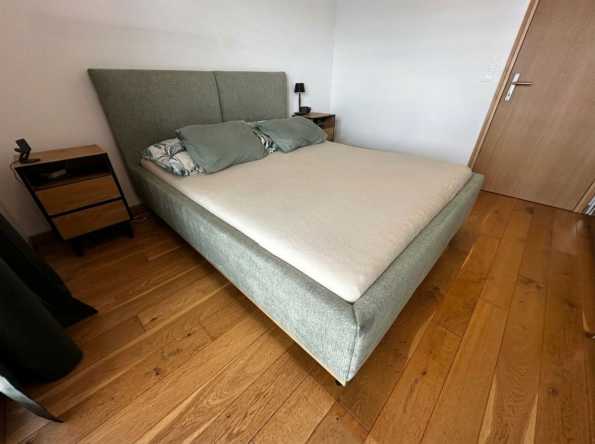 Letti: Bett mit Metallrost 160x200cm – Usato da Au SG venduto da Shadow10013 1