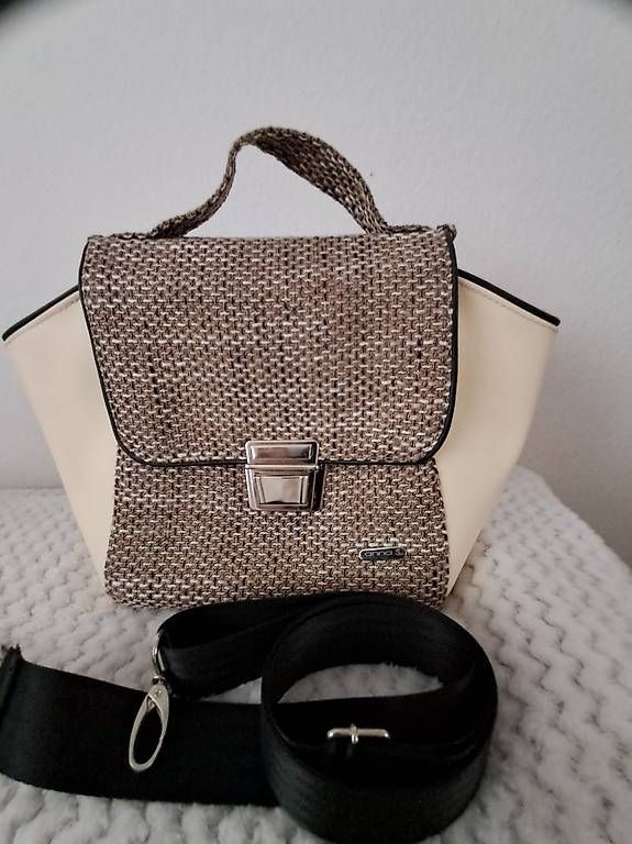 Taschen für Damen: Anna Smith Trapeztasche  – Neu und originalverpackt aus Basel von len_t965
