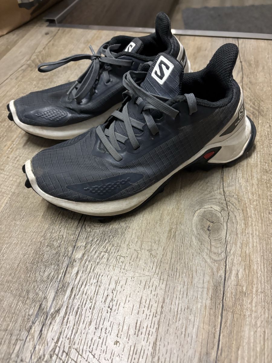 Salomon Scarpe da uomo: Salomon Kinder Turnschuhe / Trekkingschuhe / Wanderschuhe – Usato da Wimmis venduto da Soccerfanshop