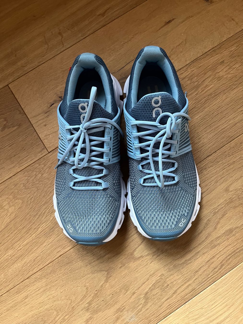 On Chaussures femmes: On Cloudtec Laufschuhe Gr.40 – D'occasion à Winterthur par sonnentag01
