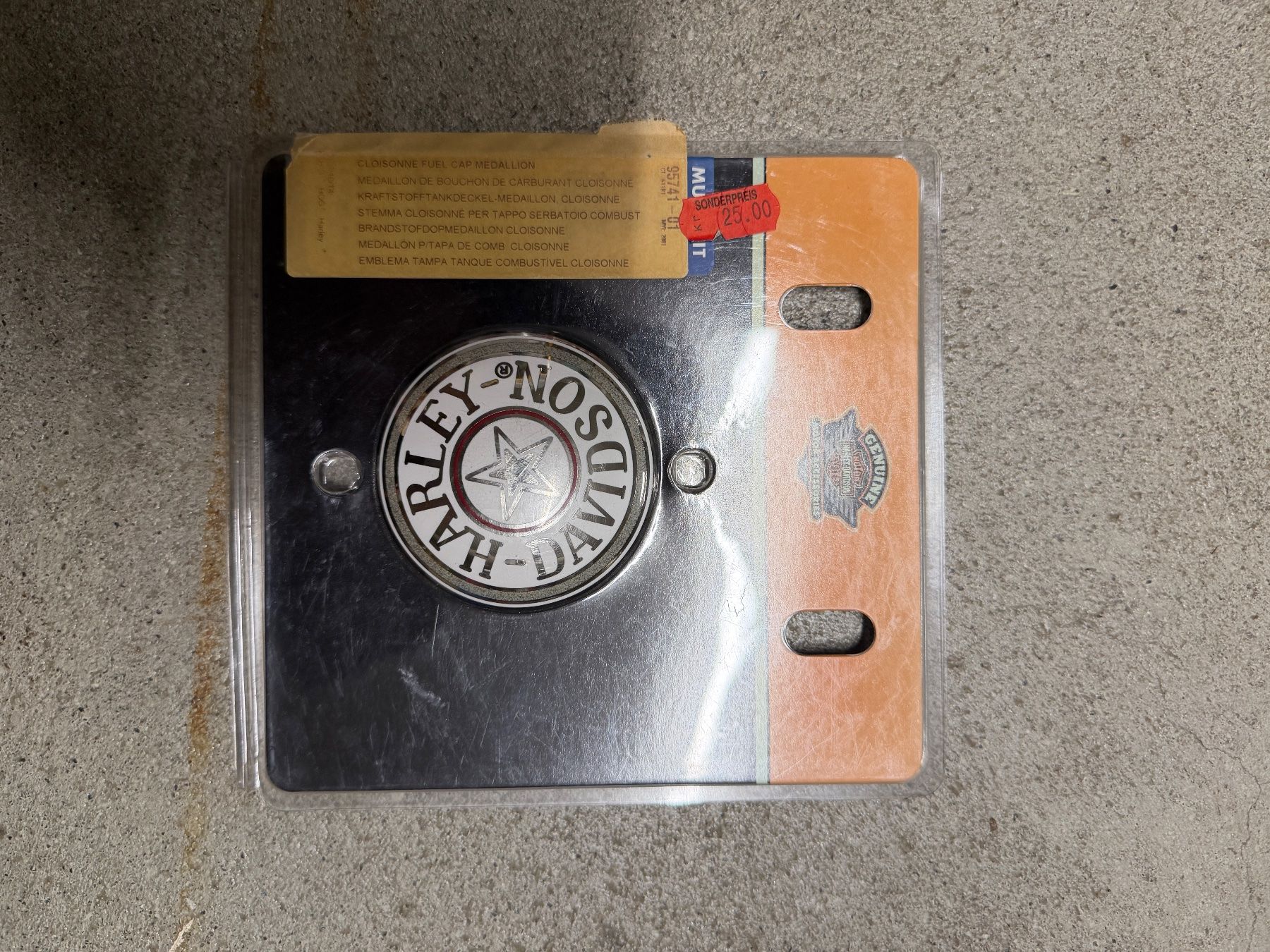 Harley-Davidson Tutti i ricambio per moto: 95741-01 Harley-Davidson Tankdeckel Medallion – Nuovo e nell'imballaggio originale da Ostermundigen venduto da jas_9j7d 1