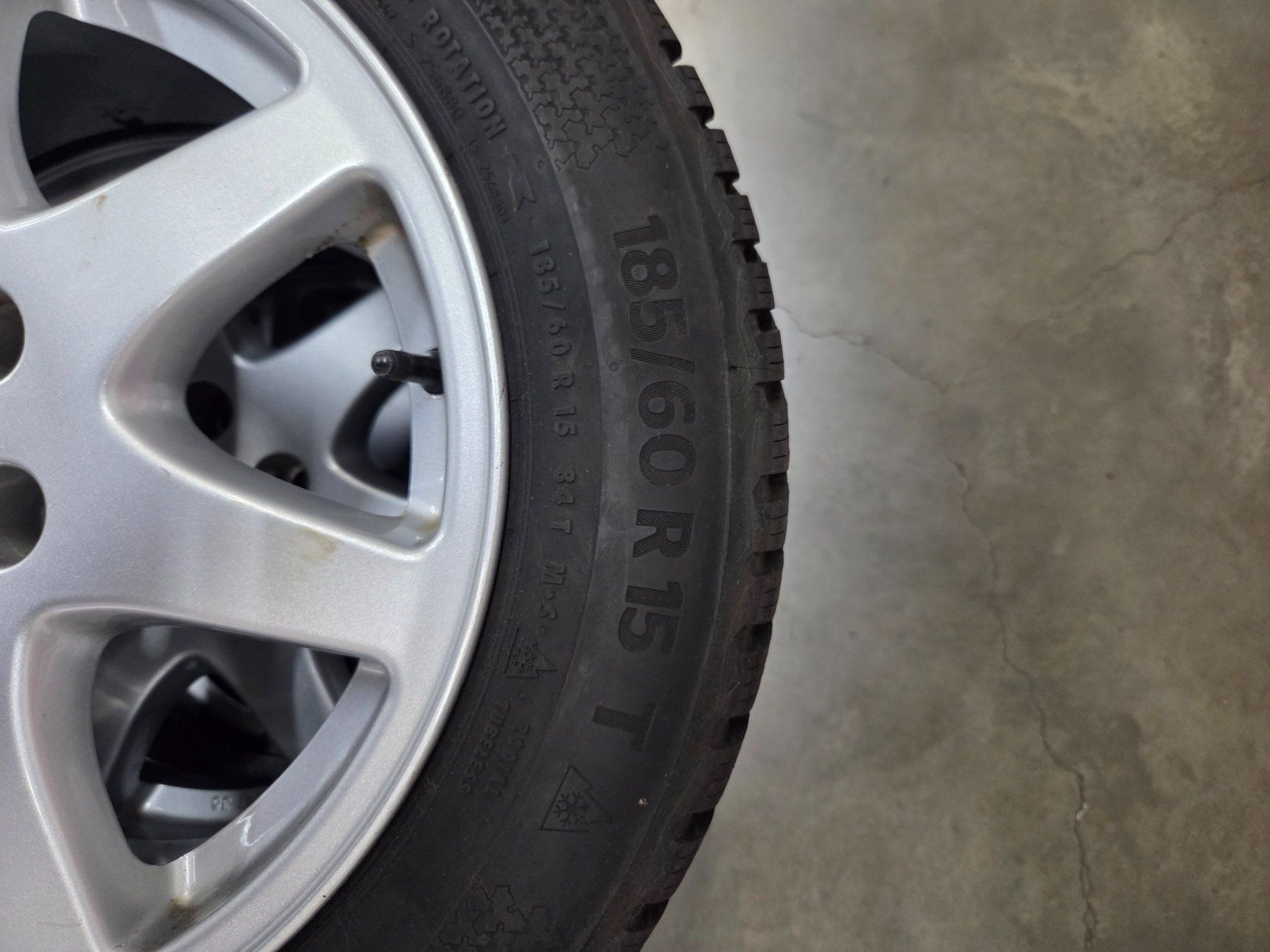 Continental Pneus & Kompletträder: Winterräder Continental 185/60 R15 – Gebraucht aus Frasnacht von garhalt 3