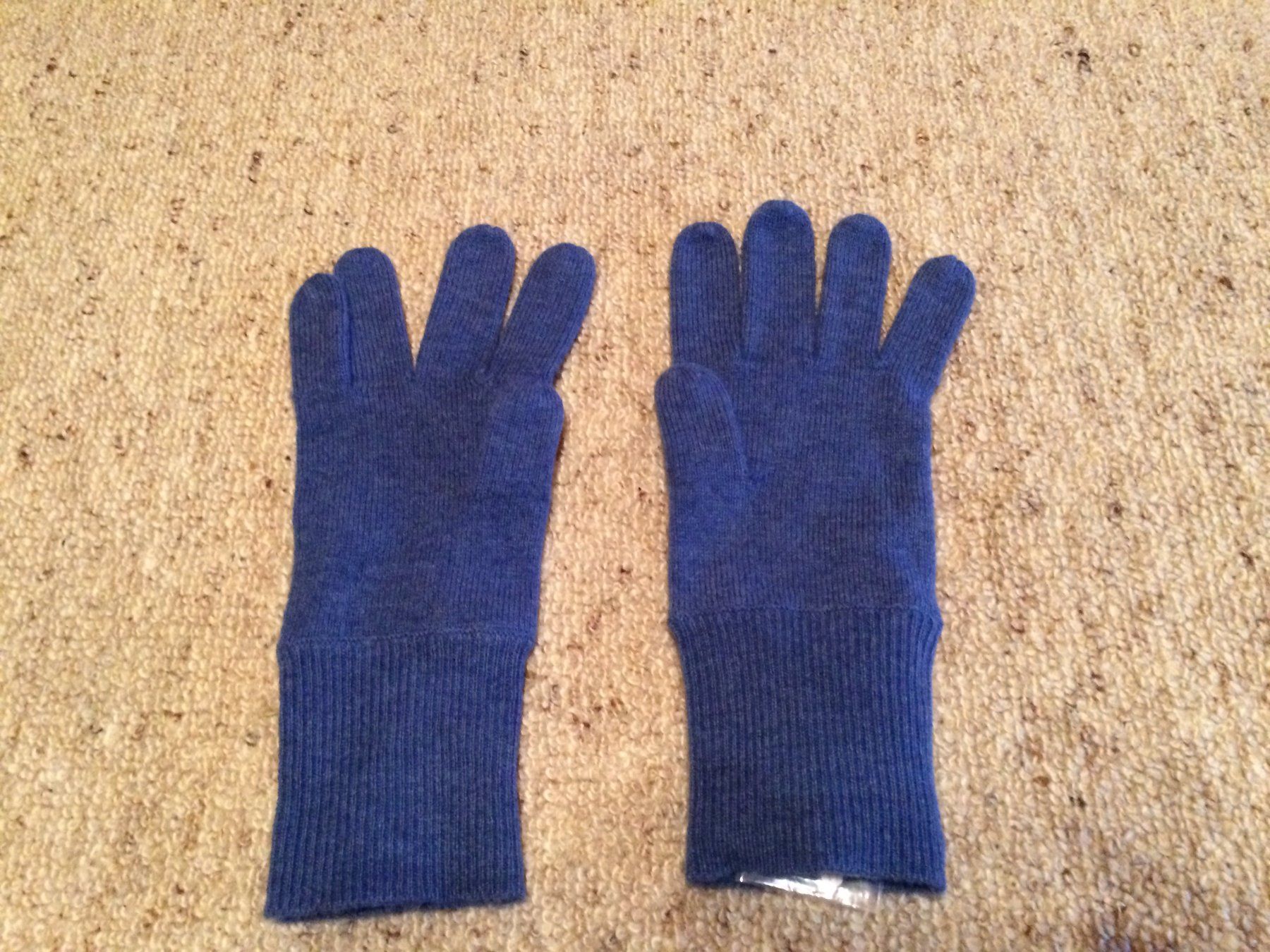 Foulard & Sciarpe: Damenschal Wolle-Kaschmir & Handschuhe, blau – Nuovo (secondo la descrizione) da Buchs AG venduto da ReaNaTsch 7