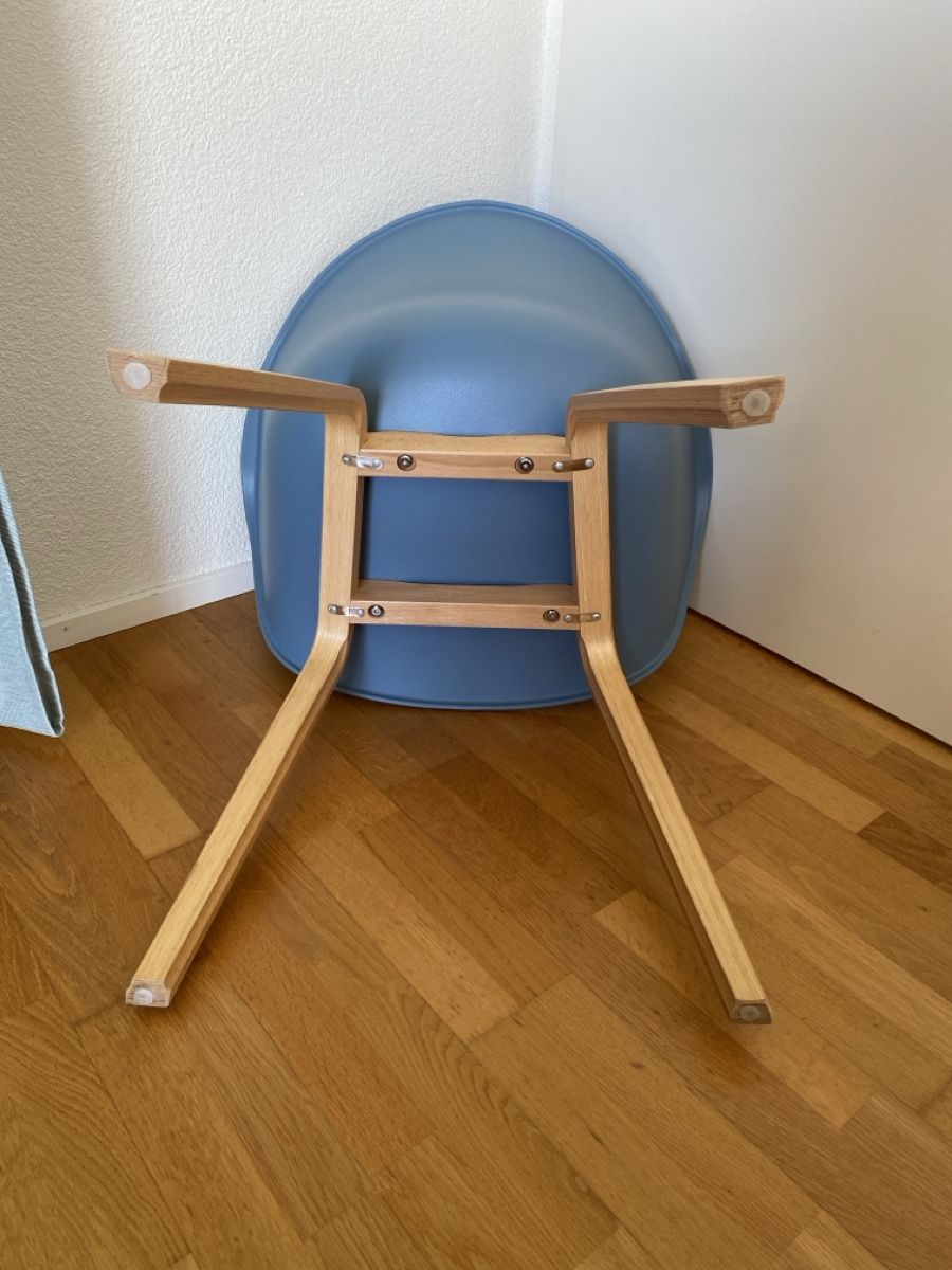 Westwing Sedie: Stuhl blau Kunststoffschale mit Holzbeinen – Nuovo (secondo la descrizione) da Bern venduto da Anaprandi 2