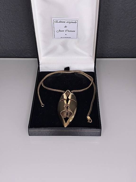 Pendentifs: Pendentif Jean Cocteau – D'occasion à Riaz par ani_d8fx 1