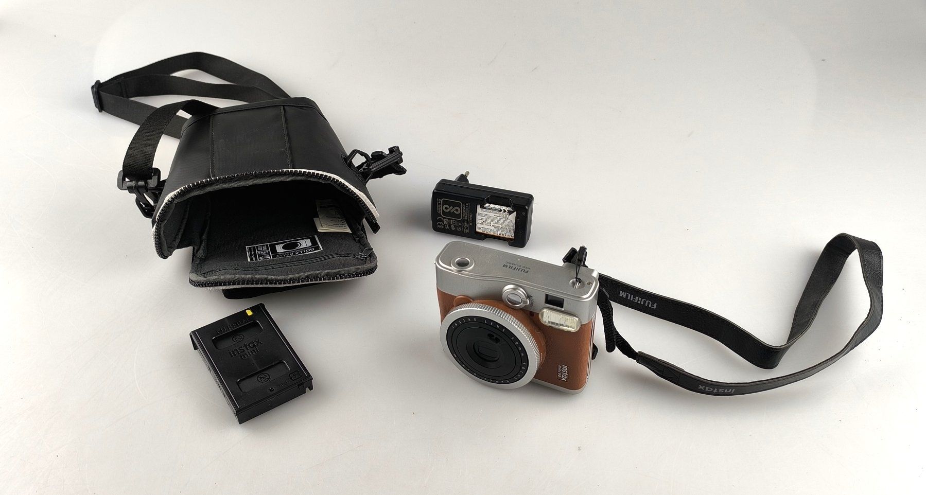 Fujifilm Fotocamera: Fuji Instax mini 90 - Sofortbildkamera – Usato da Rüti ZH venduto da Restwert_Rueti_ZH