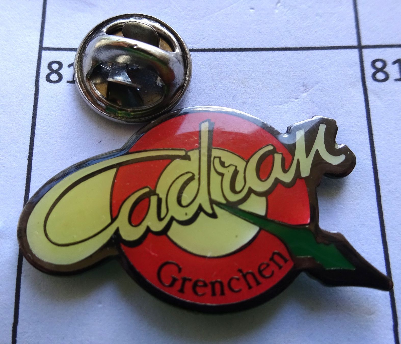 Plaquettes & Badges: Pin CADRAU  Grenchen rund – D'occasion à Utzenstorf par BUtter81