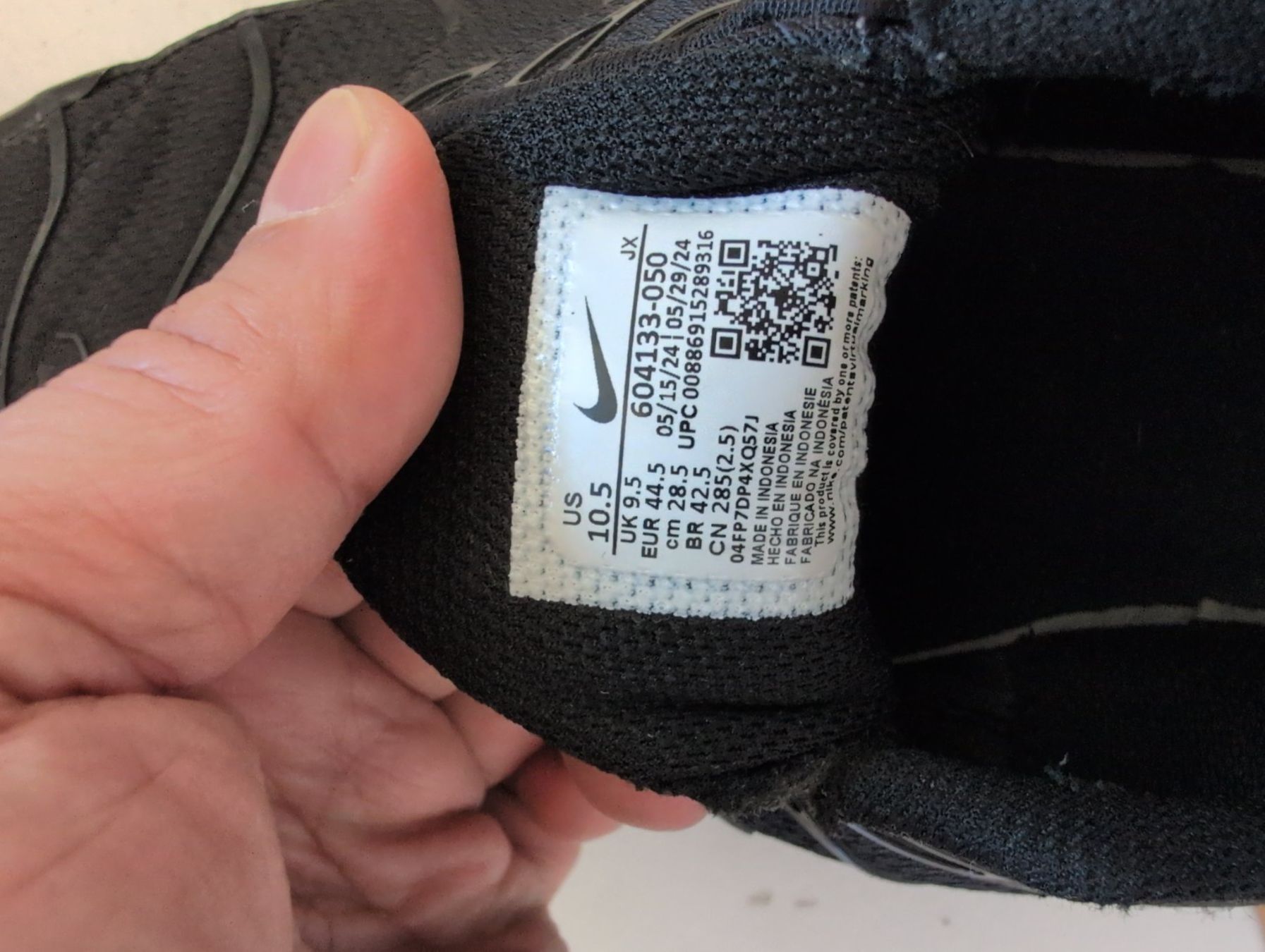 Nike Scarpe da uomo: Nike Air Max Plus "Triple Black" (EU44.5) – Usato da Montreux venduto da kambio 3