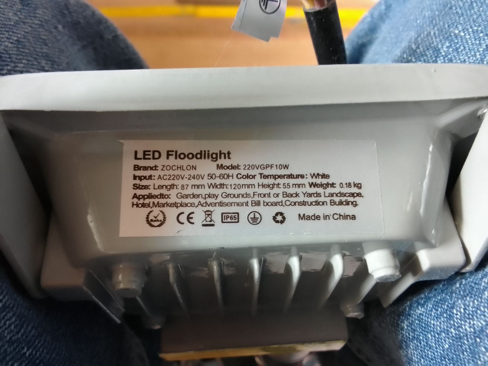 Lampade: LED Licht Bewegung und Dämmerung 220V – Usato da Ebmatingen venduto da swiss.canadian 3
