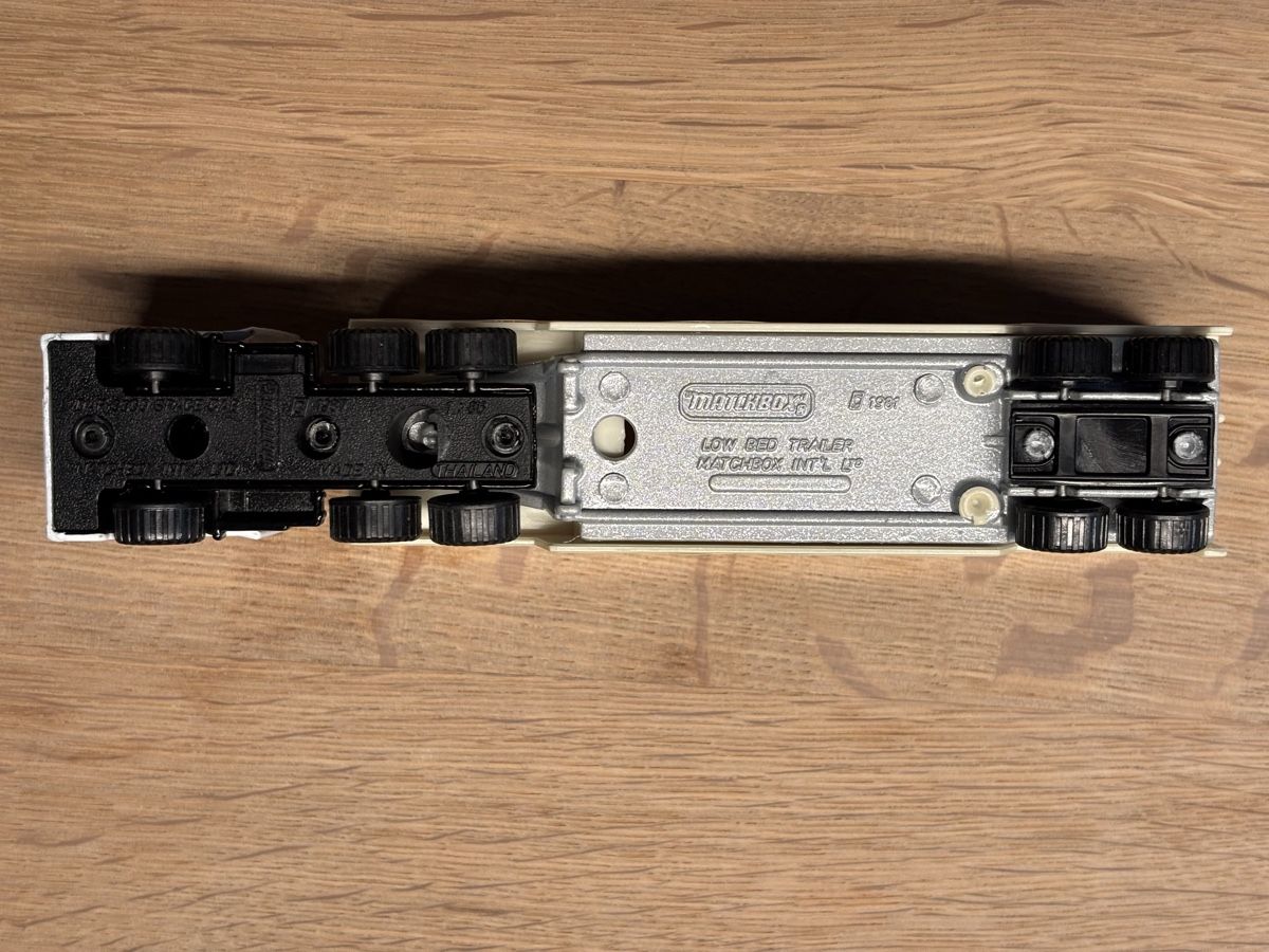 Matchbox Modellautos: 1 Sattelschlepper**Porsche**Matchbox** – Gebraucht aus Volketswil von Car6 7