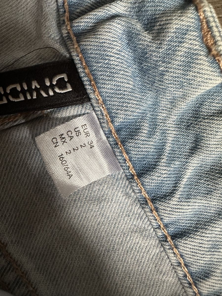 H&M Hosen: Jeans Shorts Gr. 34 – Gebraucht aus Schaanwald von ael248 1