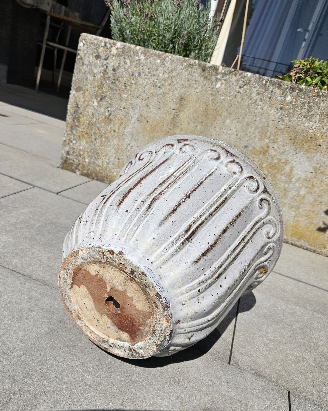Vasi per fiori: Robuster Blumentopf mit Muster Dekoration  – Usato da Menziken venduto da the_zw6x 2