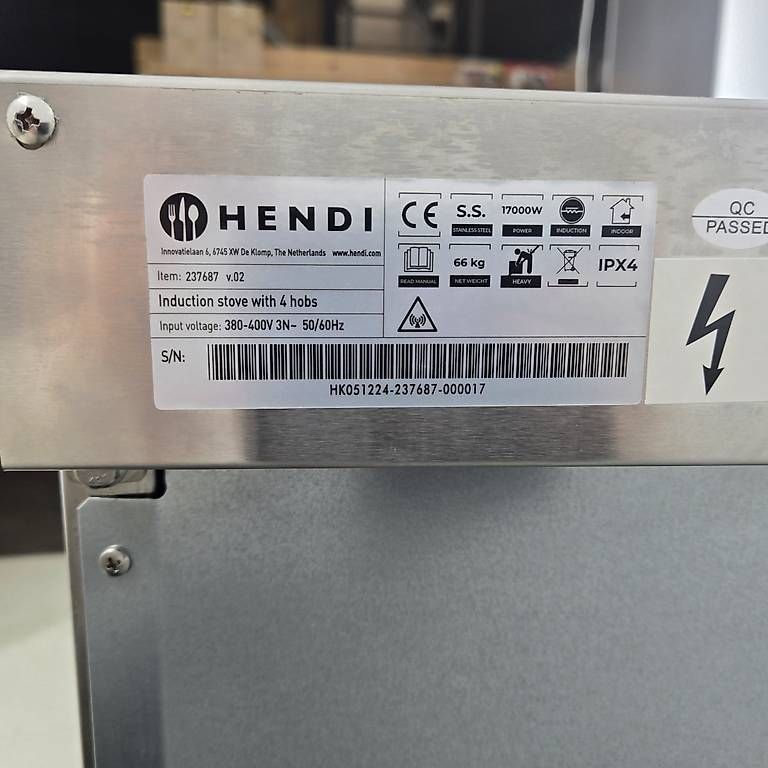 Cuisinières: Induktionsherd 4-flammig Austellmodell – D'occasion à Wolhusen par Gastrorampe 4