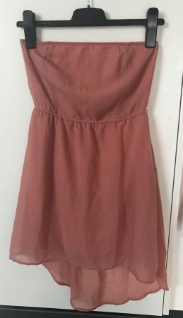 Kleid von Stradivarius Grösse S - Porto 3.40