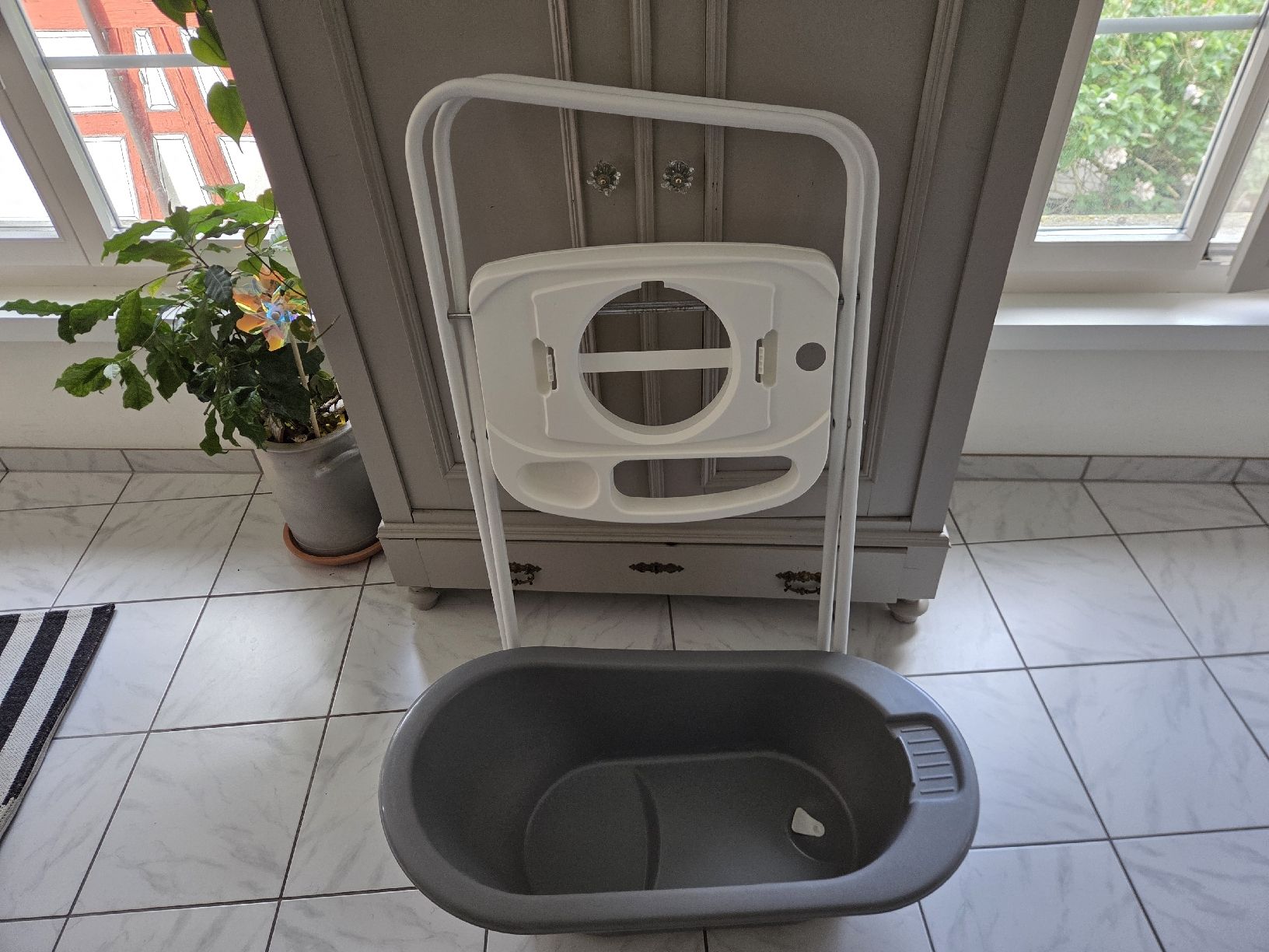 Vasche da bagno: Babybadewanne mit Gestell – Usato da Bremgarten AG venduto da Michelf1988 2