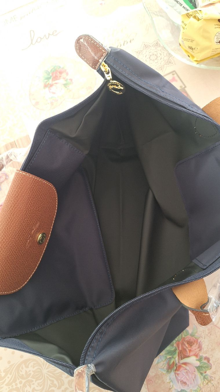 Taschen für Damen: Damen-Schultertasche  – Neu und originalverpackt aus Dintikon von lec_89sx 2