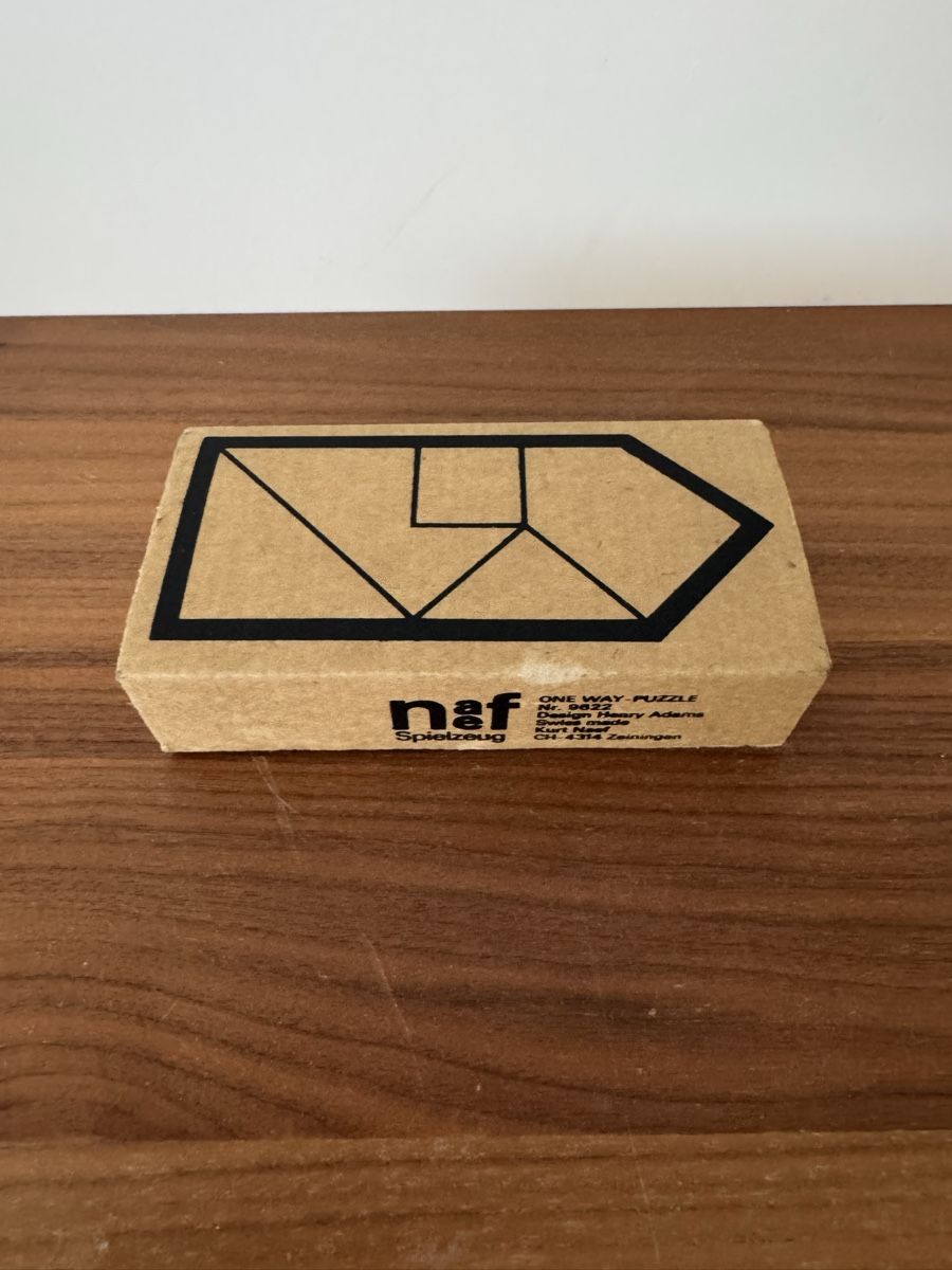 Naef Giochi: Naef ONE WAY Nr. 9622 Design Hanry Adams  – Usato da Basel venduto da good_forms