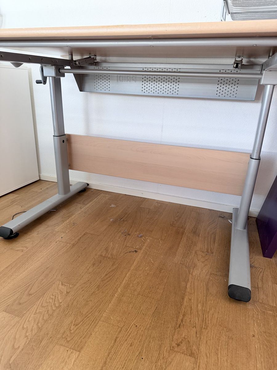 Scrivanie: Height Adjustable Desk Wood Look Metal Frame – Usato da Zug venduto da eve_w5nl 2