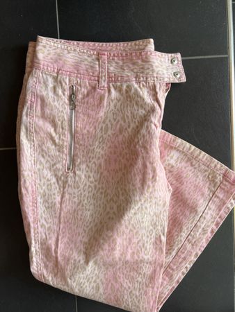 Sisley Damenhose 7/8 inkl rosa Ledergurt