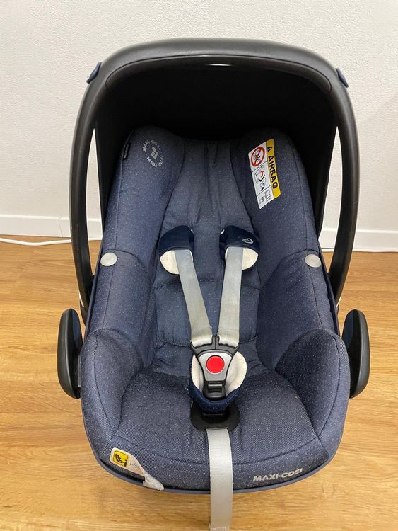 Maxi-Cosi Sièges auto: Maxi-Cosi Isofix Station +Maxi-Cosi Pebble Plus +Babyeinlage – D'occasion à Seuzach par Herr_Feierabend 2